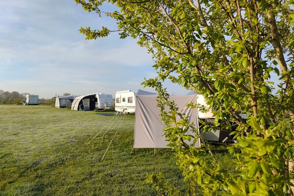 25 campingplaatsen voor volwassenen