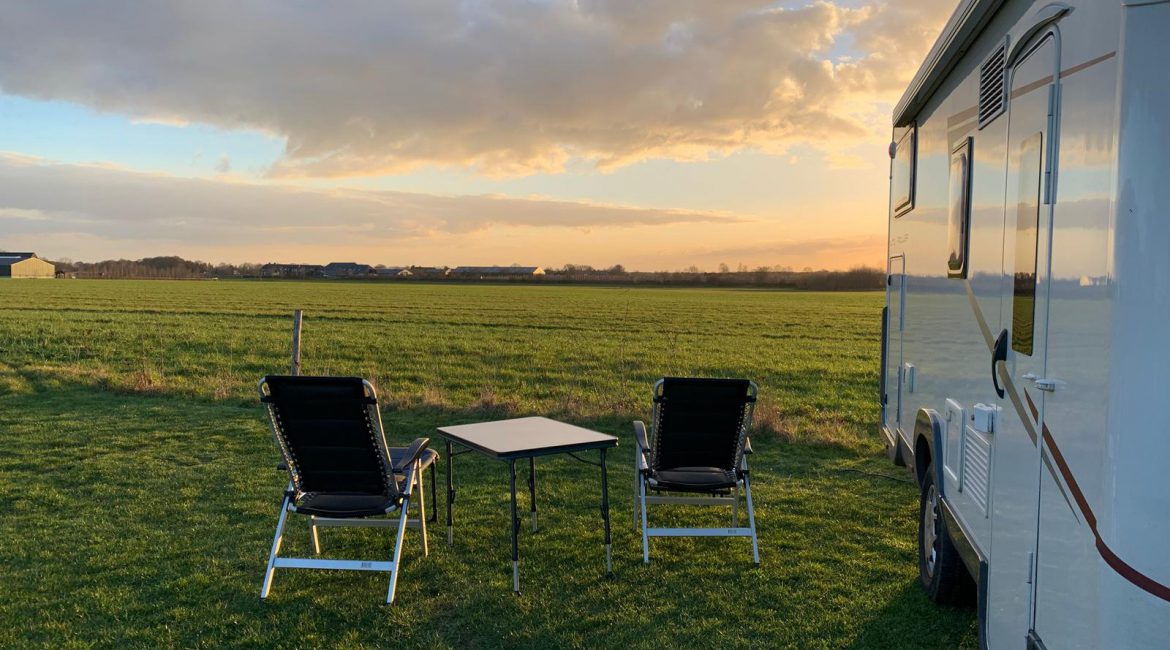 Kent u als camperaar en campeerder de Brembroeken al? Midden in het Maasheggengebied(Unesco) kamperen voor 12.50 per nacht