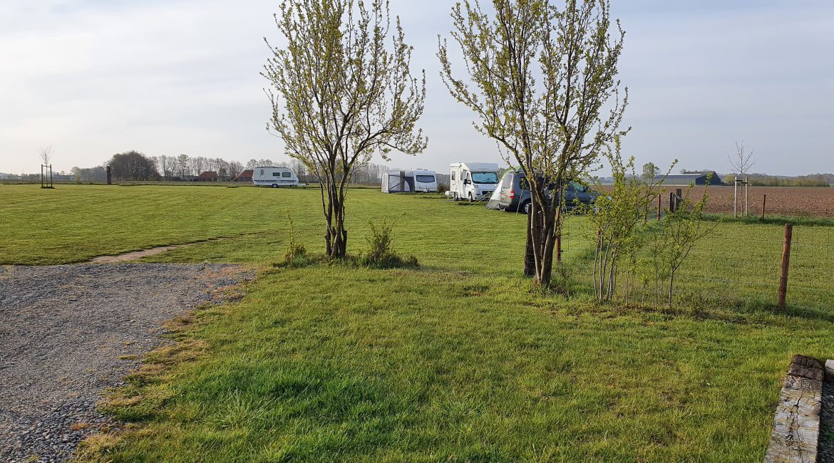 Vanaf vandaag is de glasvezel geïnstalleerd, dus volledig Wi-Fi op onze camping